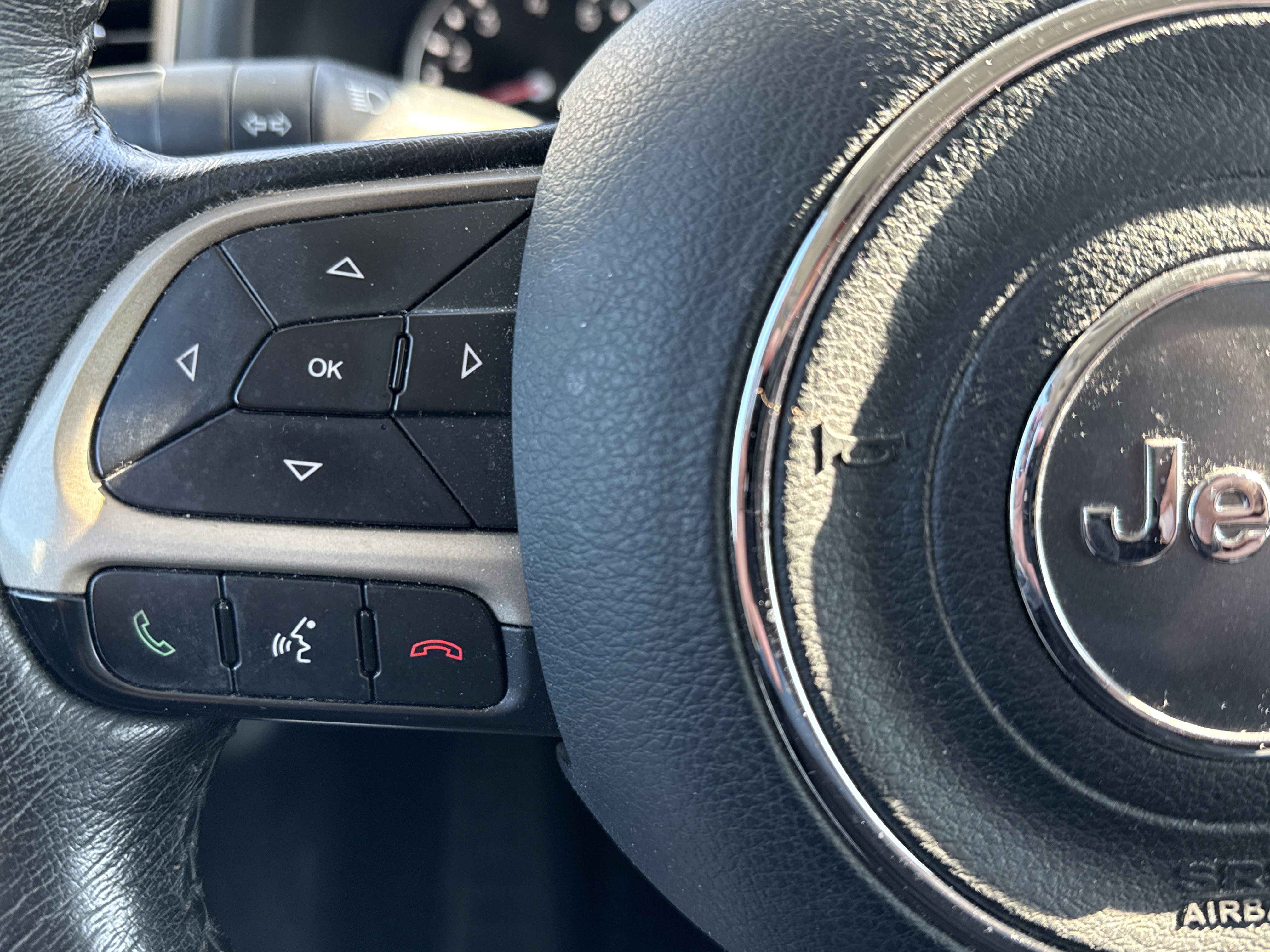 Used 2016 Jeep Renegade Latitude w/ Cold Weather Group image 18