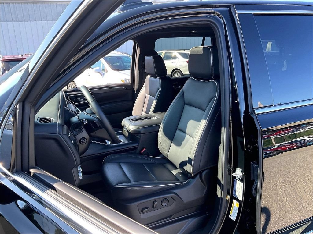 Used 2023 GMC Yukon SLT w/ SLT Premium Package AWD/4WD image 10