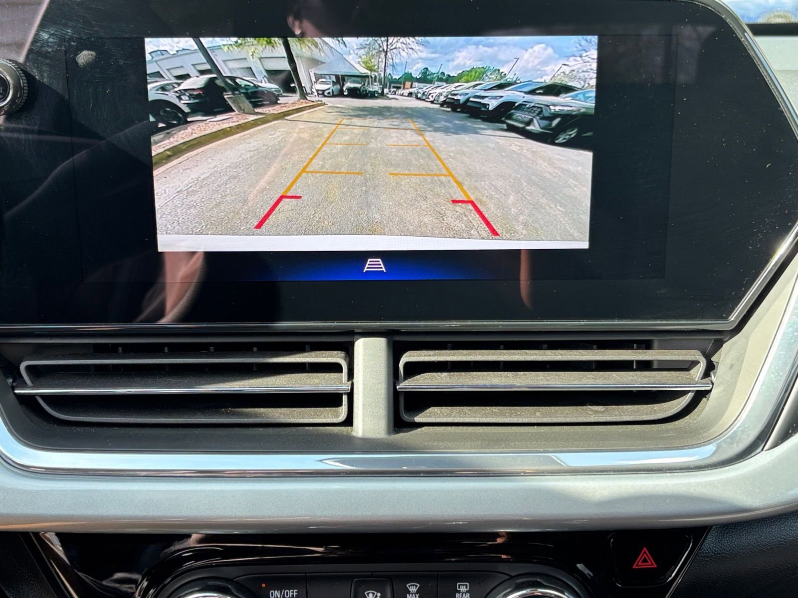 Used 2025 Chevrolet Trax LT image 24