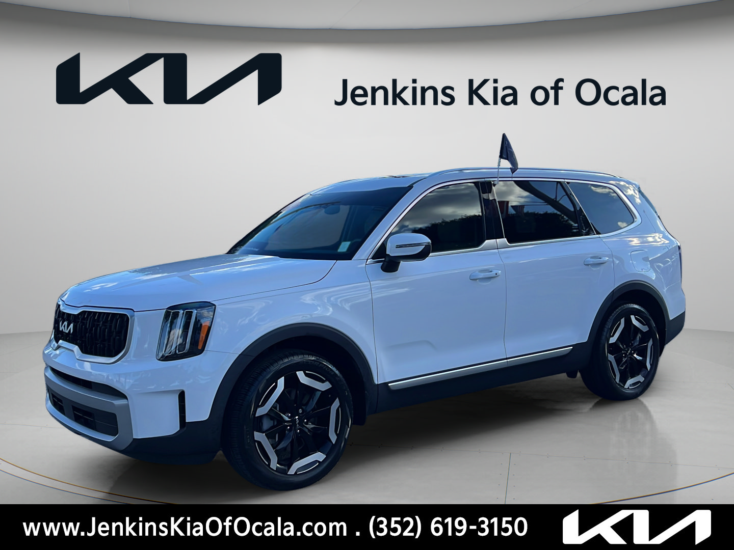 Certified 2023 Kia Telluride EX w/ EX Captain's Chair Package FWD image 7
