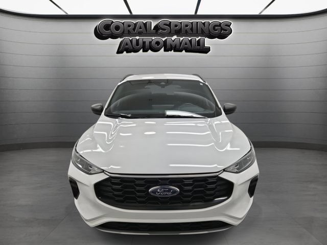 Used 2023 Ford Escape ST-Line w/ Tech Pack #1 FWD image 2