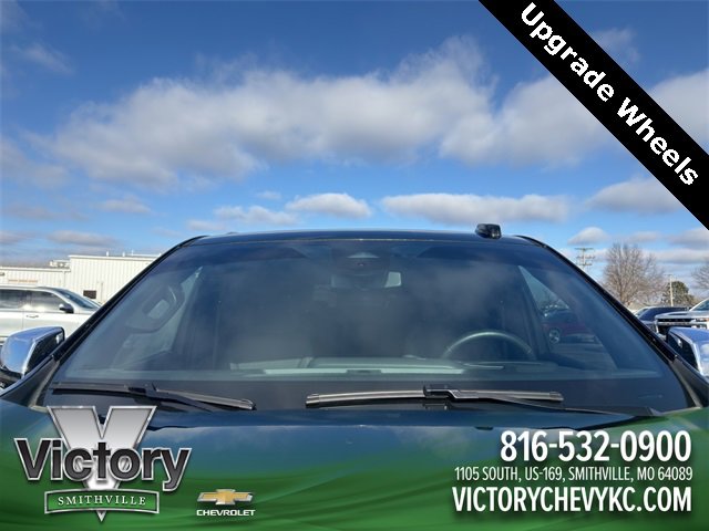 Used 2025 Chevrolet Suburban LS image 24