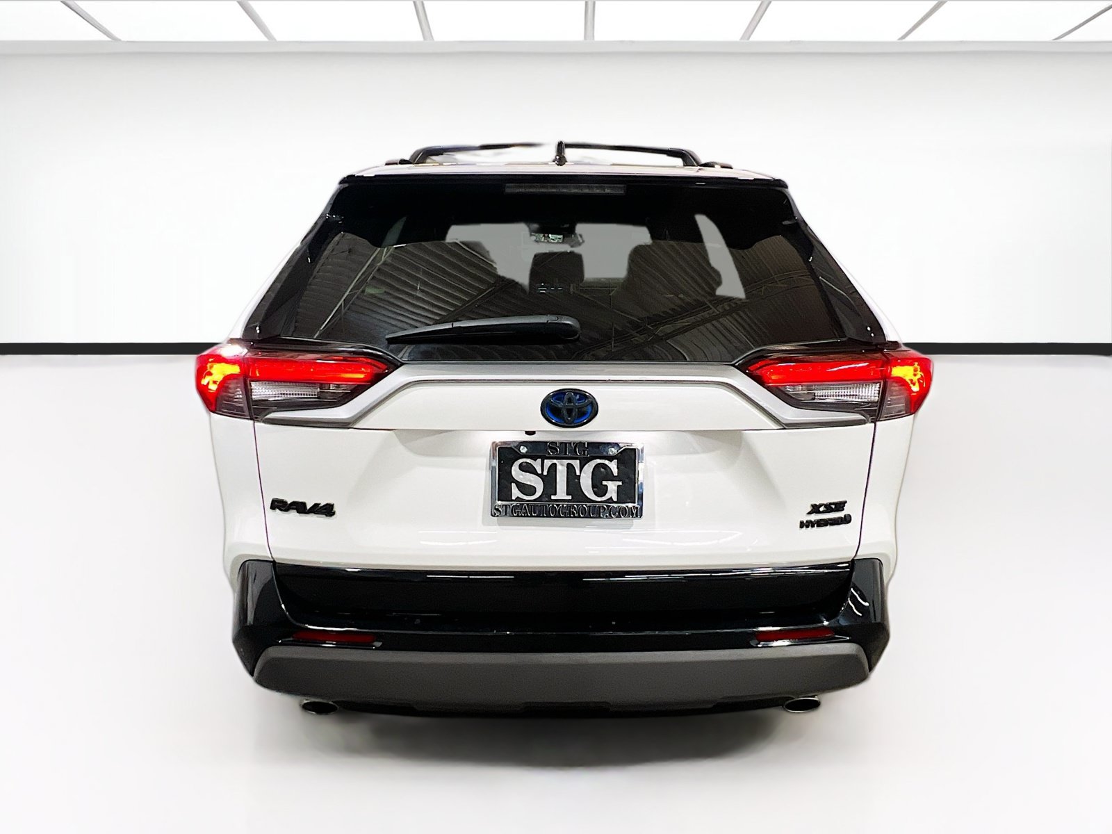 Used 2019 Toyota RAV4 XSE w/ XSE Weather Package AWD/4WD image 5