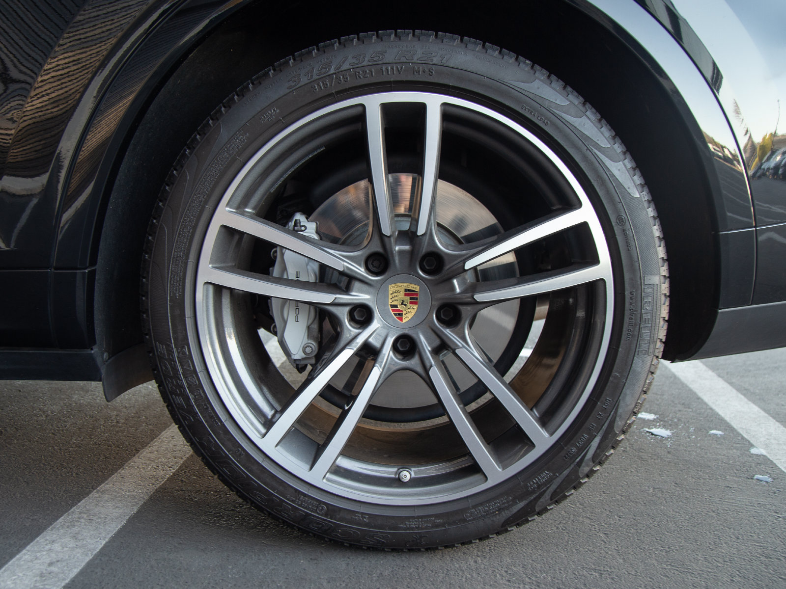 Certified 2023 Porsche Cayenne Turbo AWD/4WD image 12