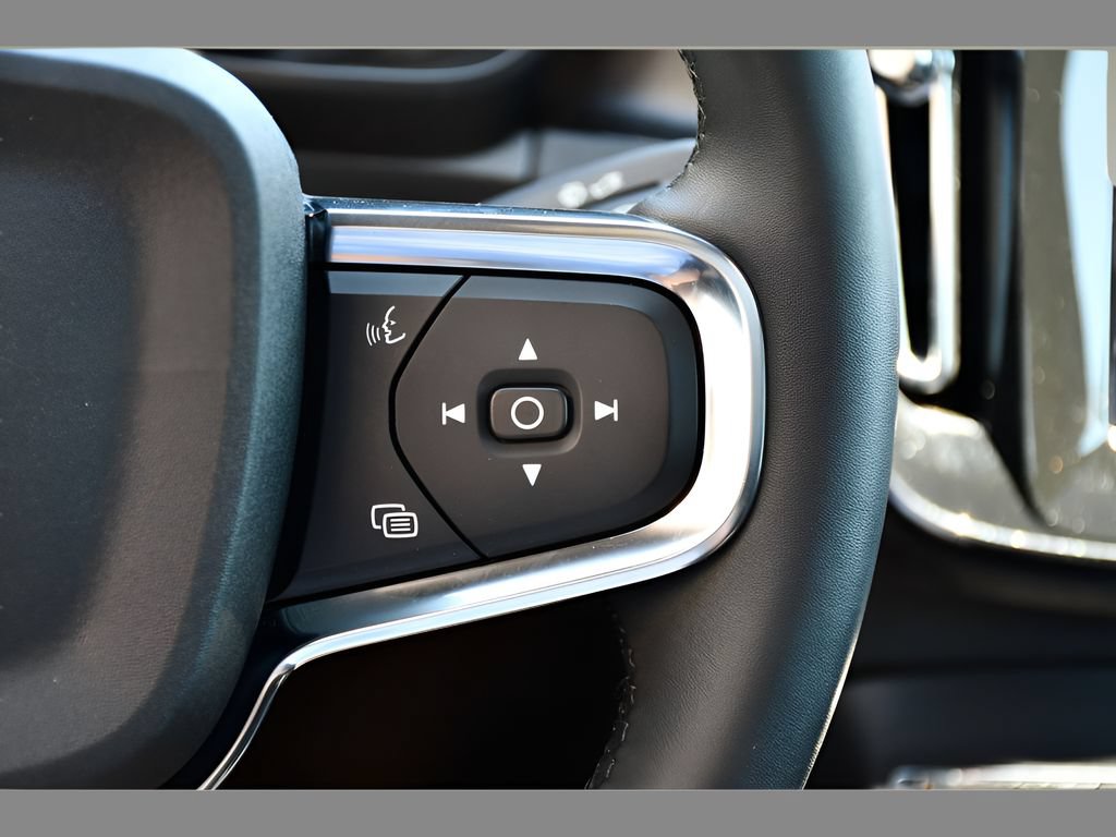 Certified 2023 Volvo C40 P8 Recharge Ultimate w/ Protection Package Premier AWD/4WD image 35