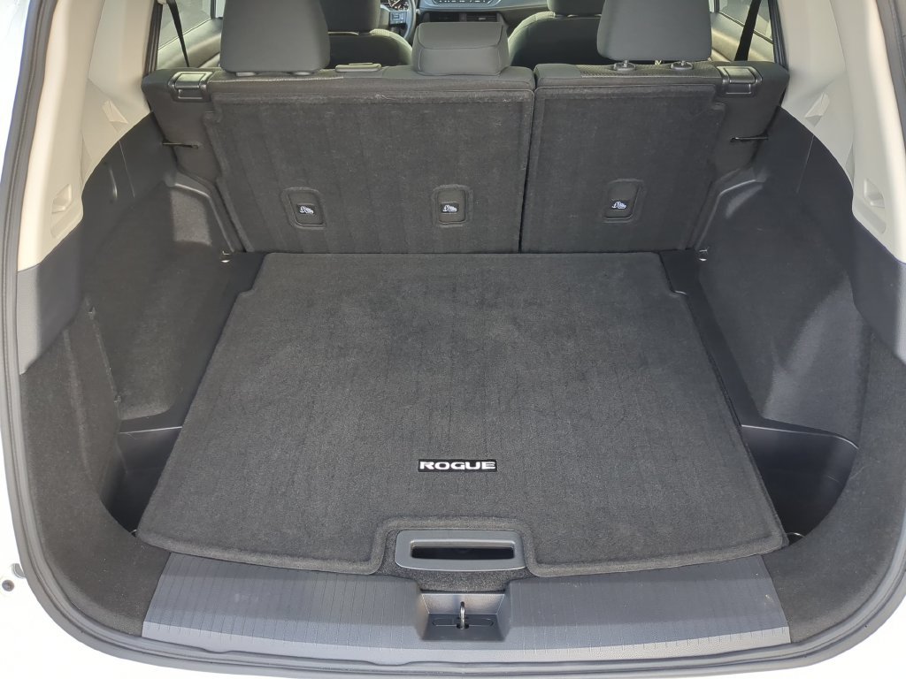 Certified 2026 Nissan Rogue SV w/ Cold Weather Package FWD image 29