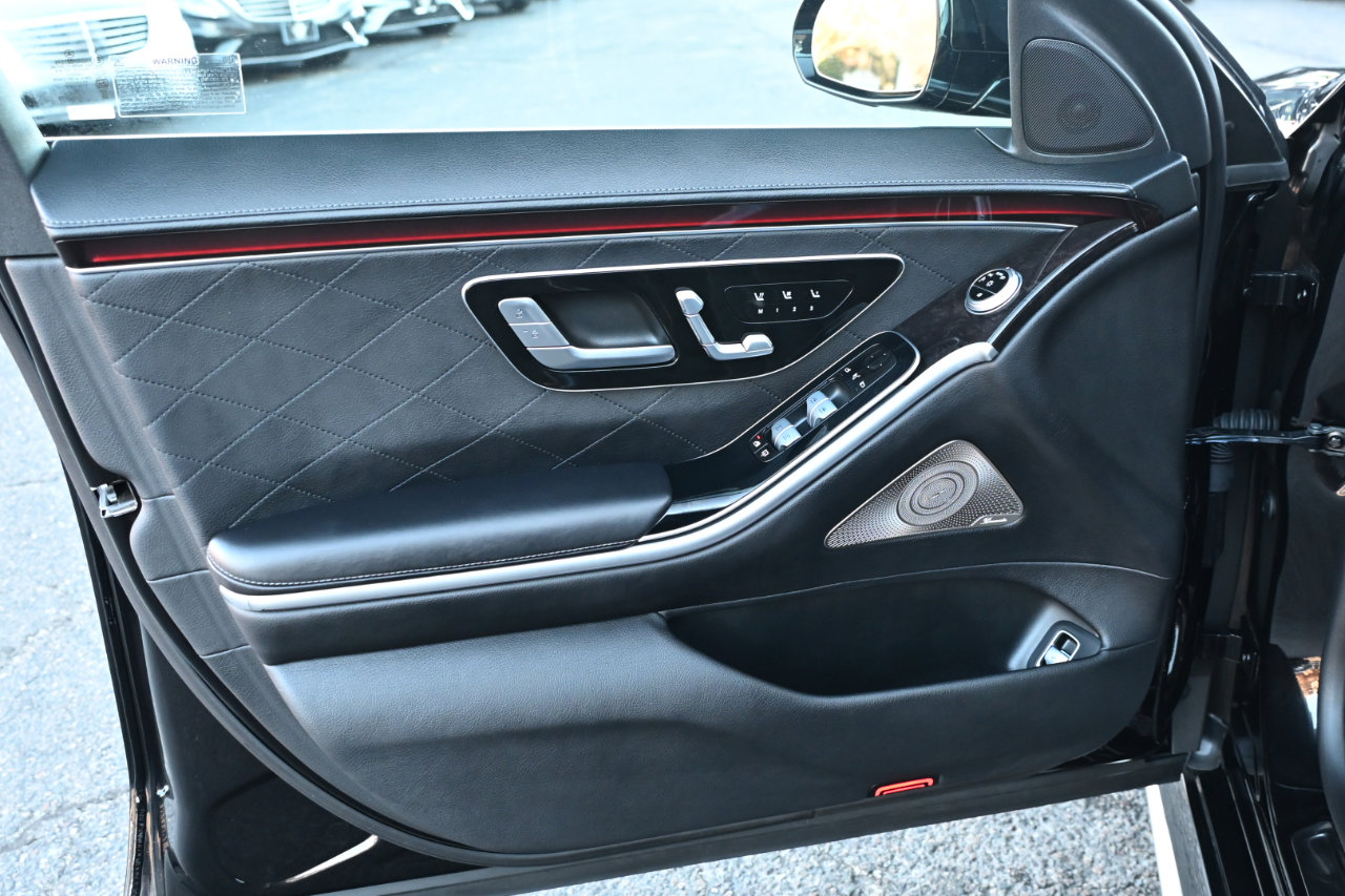 Used 2024 Mercedes-Benz S 580 4MATIC Sedan image 16
