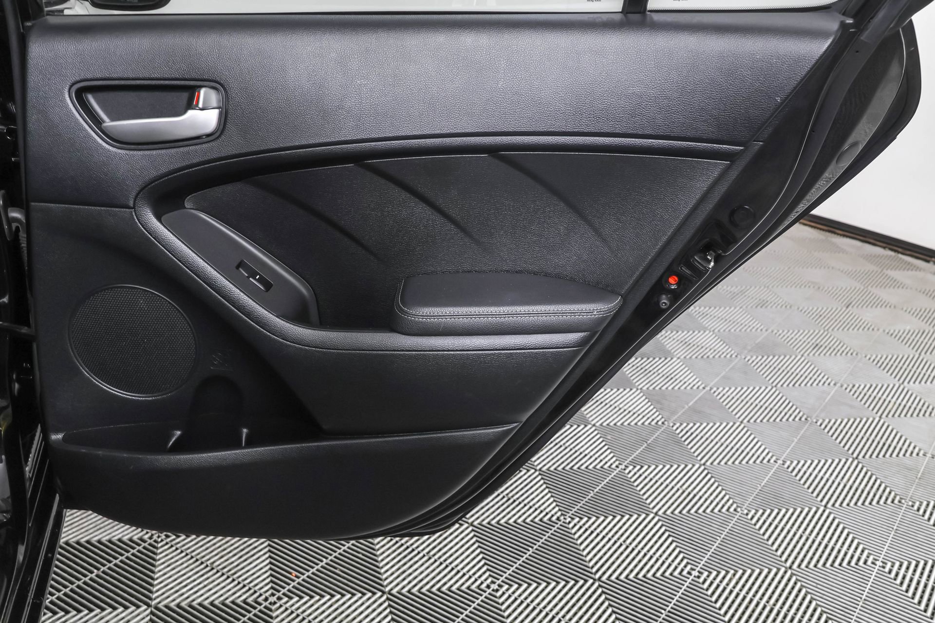 Used 2017 Kia Forte LX w/ LX Popular Package image 41