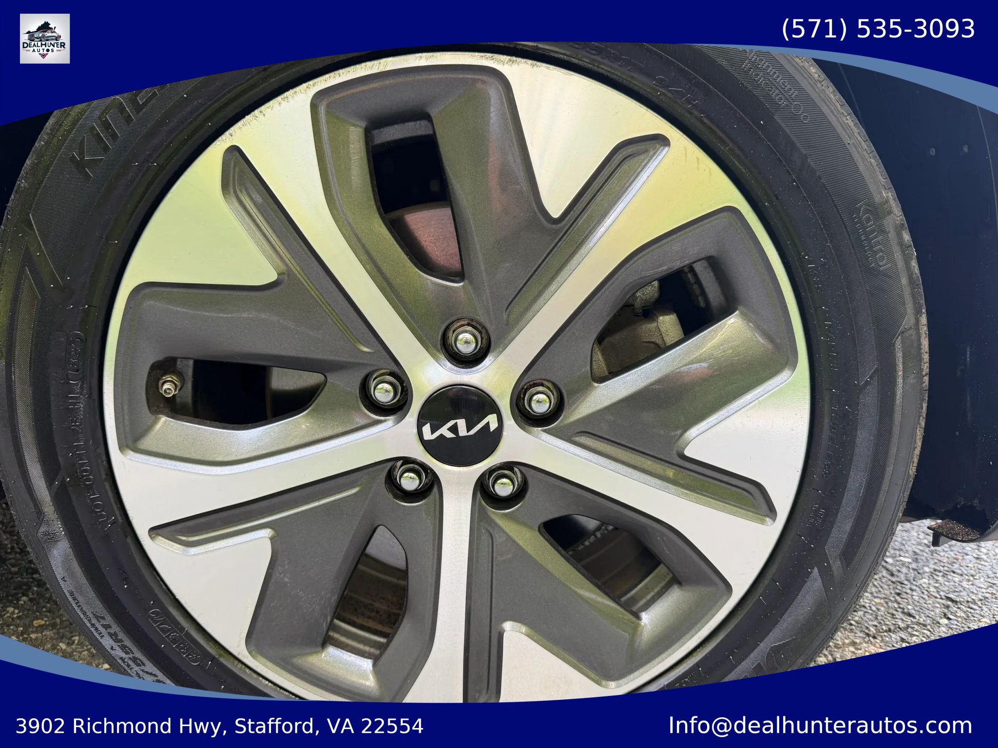 Used 2022 Kia Niro EX w/ Cold Weather Package FWD image 5