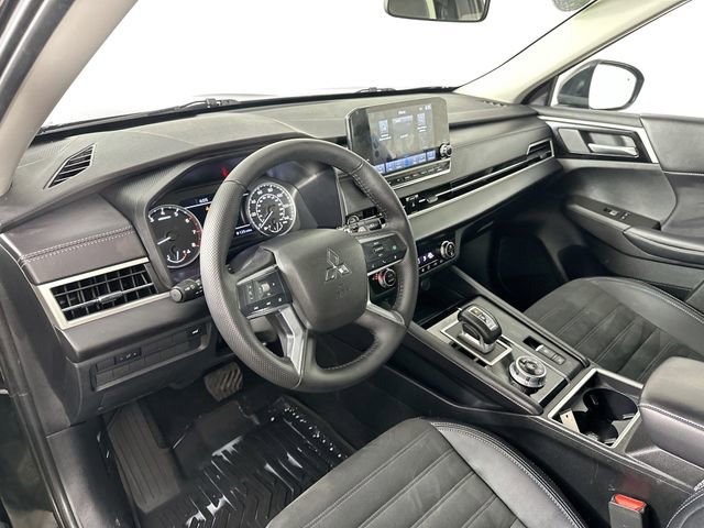 Used 2023 Mitsubishi Outlander SE image 19