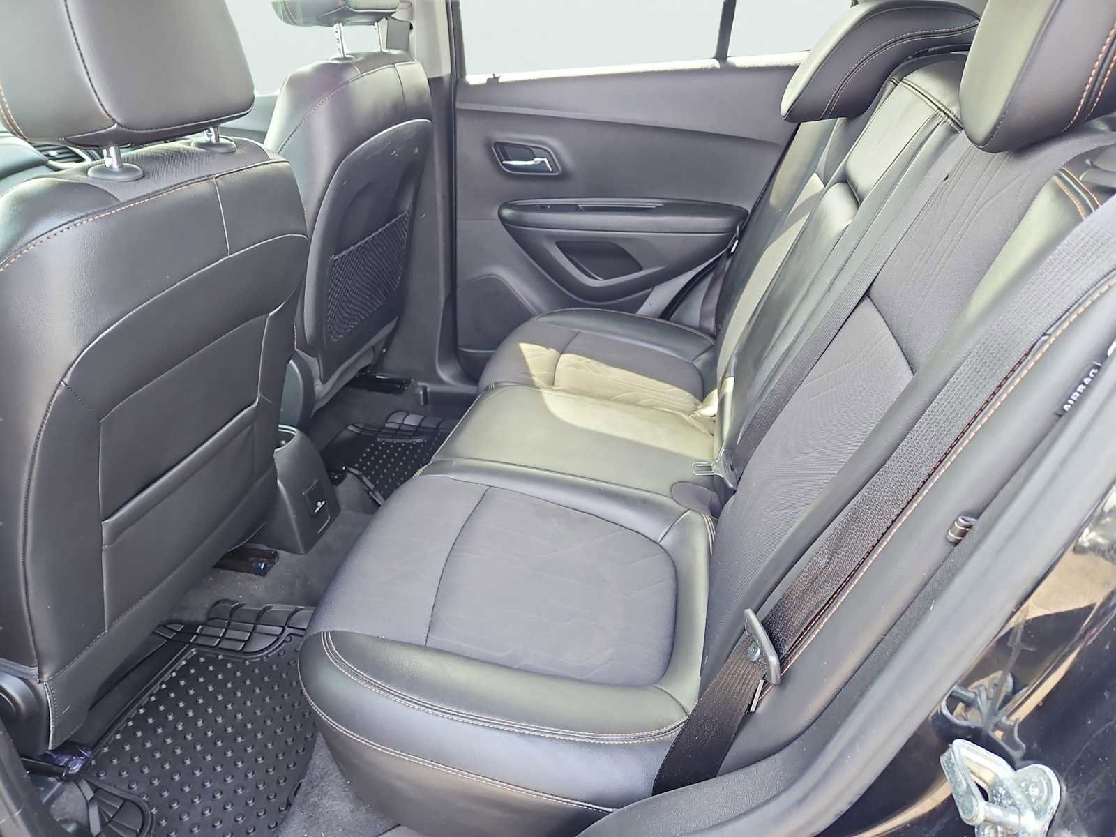 Used 2017 Chevrolet Trax LT w/ LT Convenience Package image 29