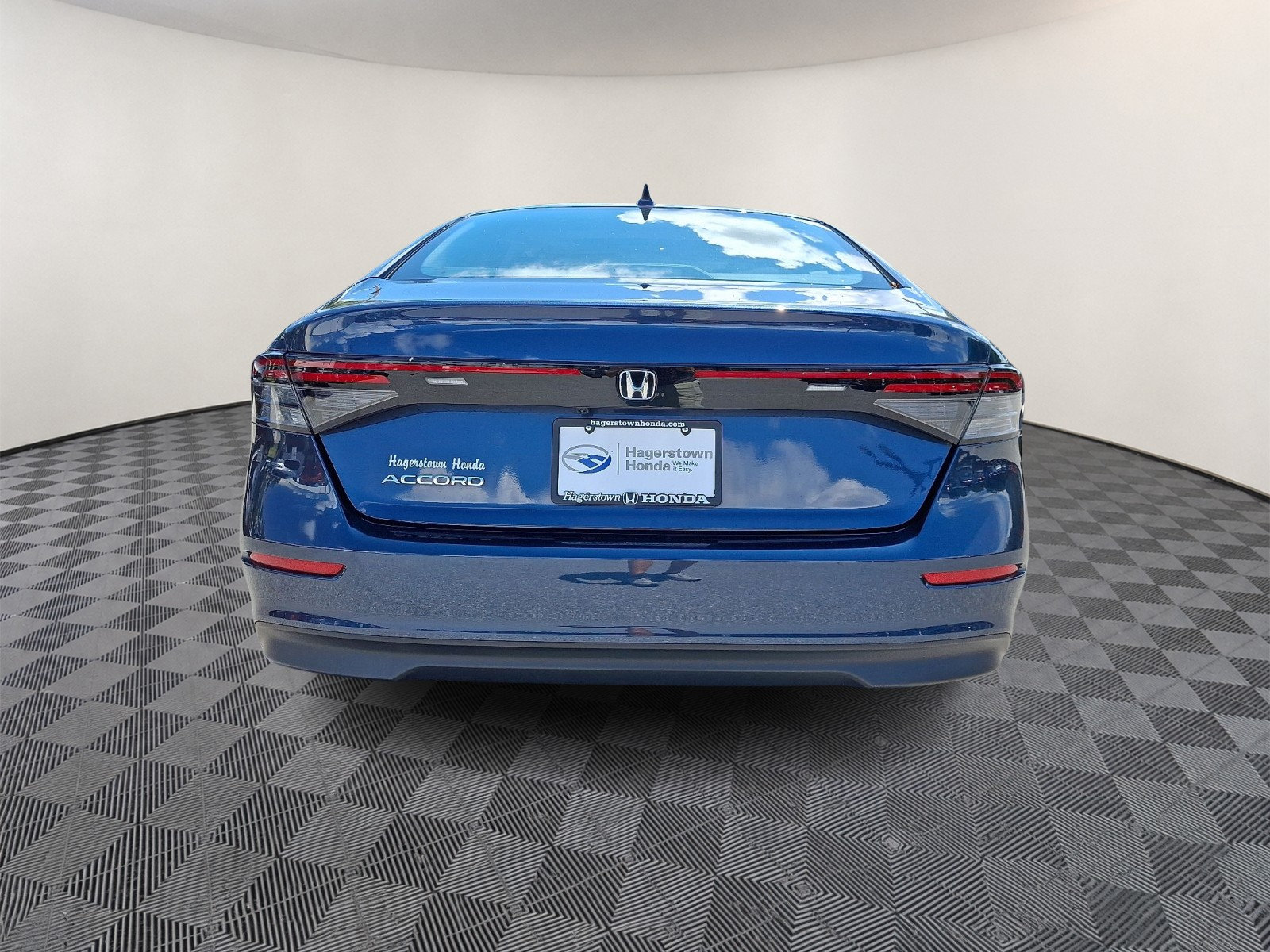 Used 2023 Honda Accord EX image 5