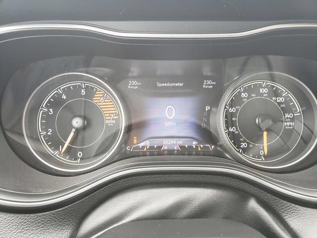 Used 2022 Jeep Cherokee Latitude Lux AWD/4WD image 33