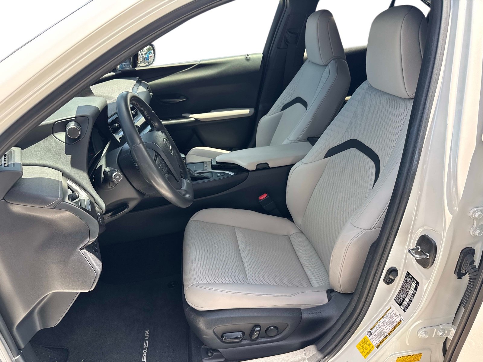Certified 2020 Lexus UX 250h w/ Premium Package AWD/4WD image 22