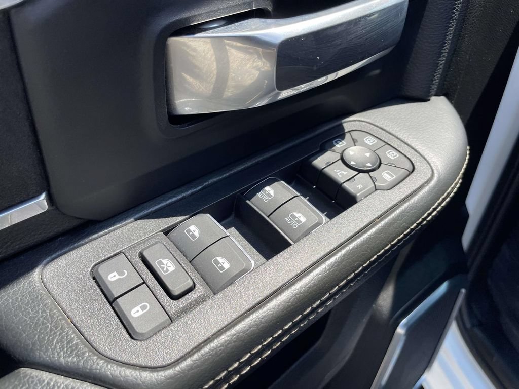 Used 2025 RAM 2500 Laramie w/ Night Edition AWD/4WD image 17