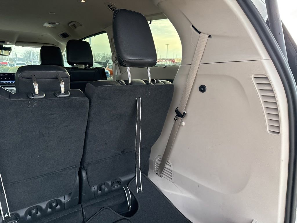 Used 2022 Chrysler Pacifica Touring-L image 25