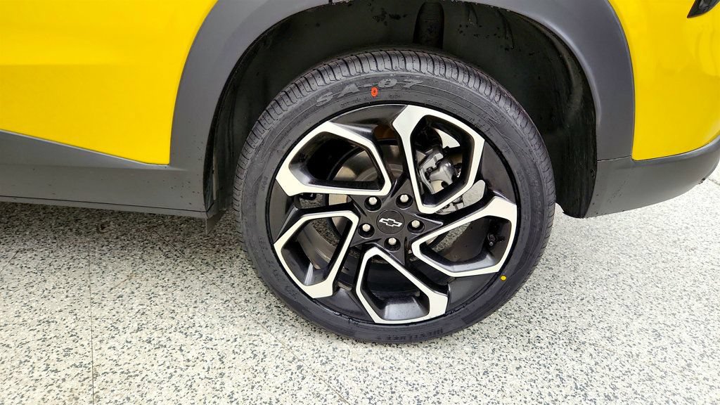 Used 2024 Chevrolet Trax RS w/ Driver Confidence Package FWD image 9