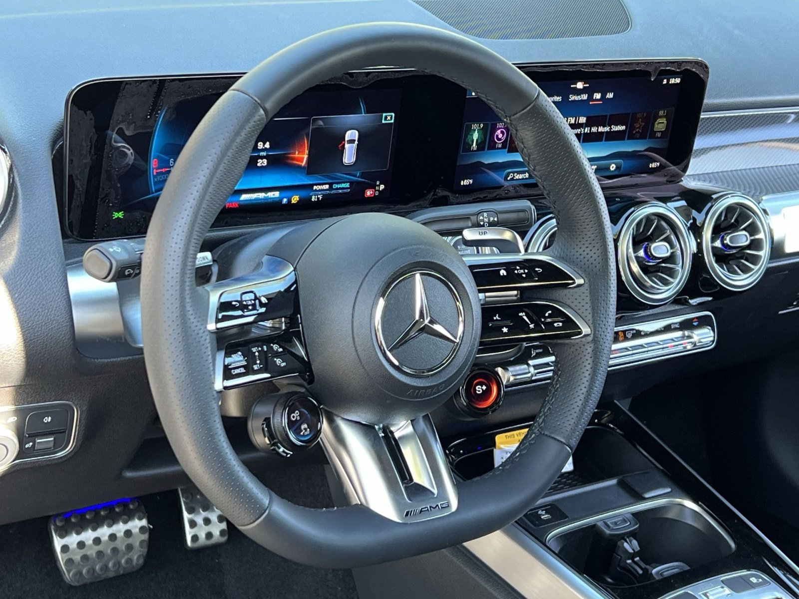 New 2025 Mercedes-Benz GLB 35 AMG 4MATIC image 14