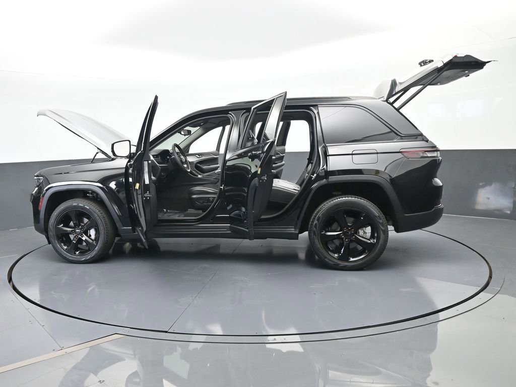 Used 2023 Jeep Grand Cherokee Limited w/ Black Appearance Package image 76