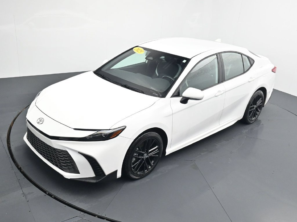 Used 2025 Toyota Camry SE AWD/4WD image 26