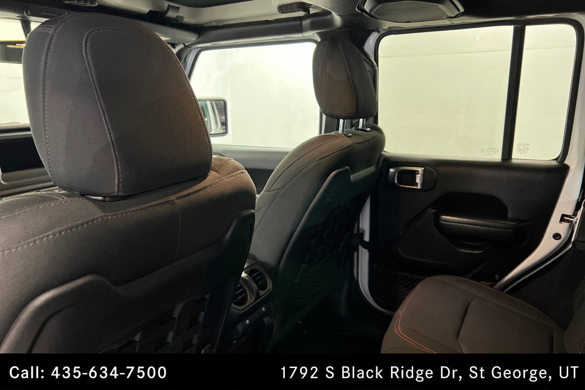 Used 2019 Jeep Wrangler Unlimited Rubicon w/ Cold Weather Group AWD/4WD image 19