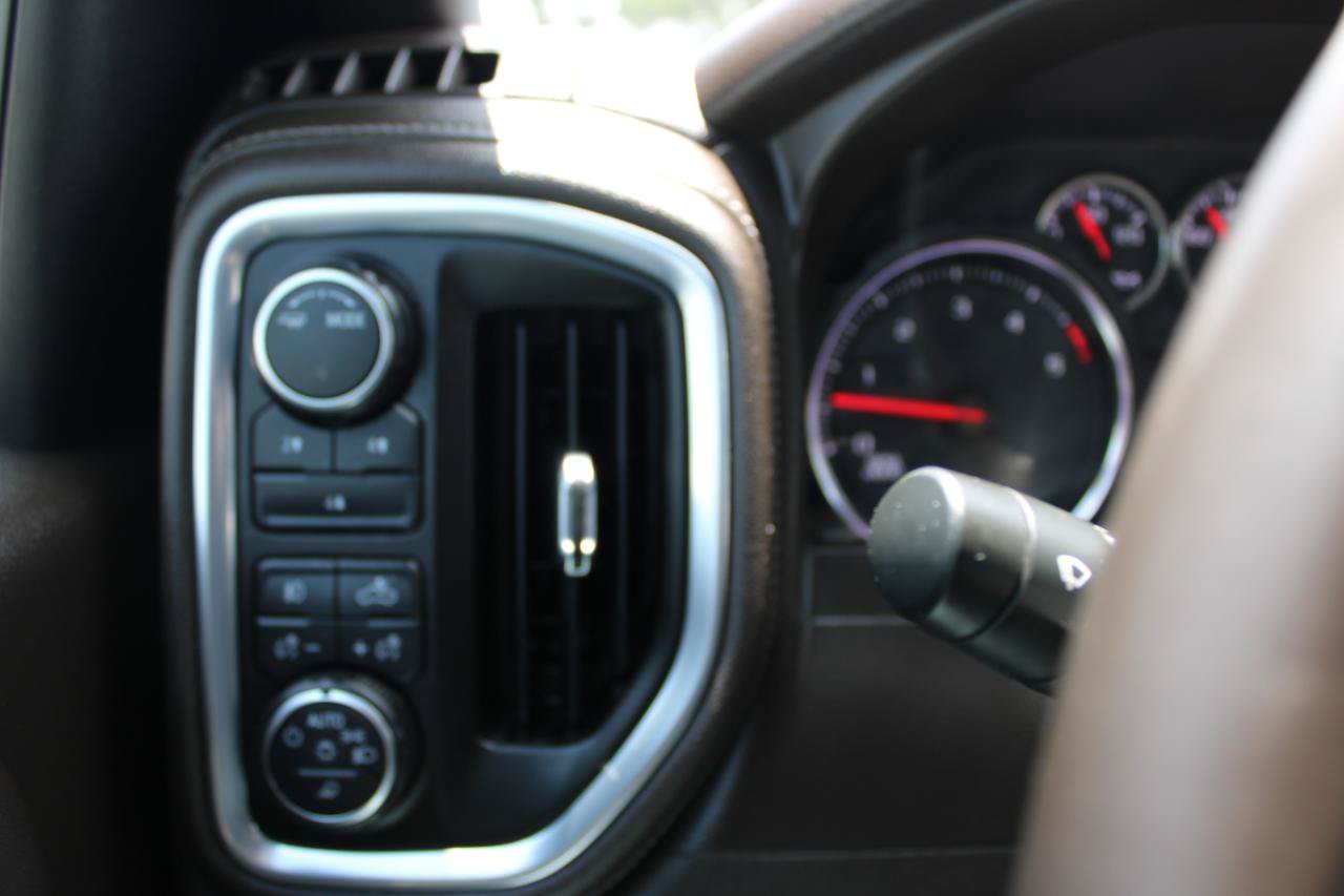 Used 2021 Chevrolet Silverado 2500 LT w/ Convenience Package AWD/4WD image 23