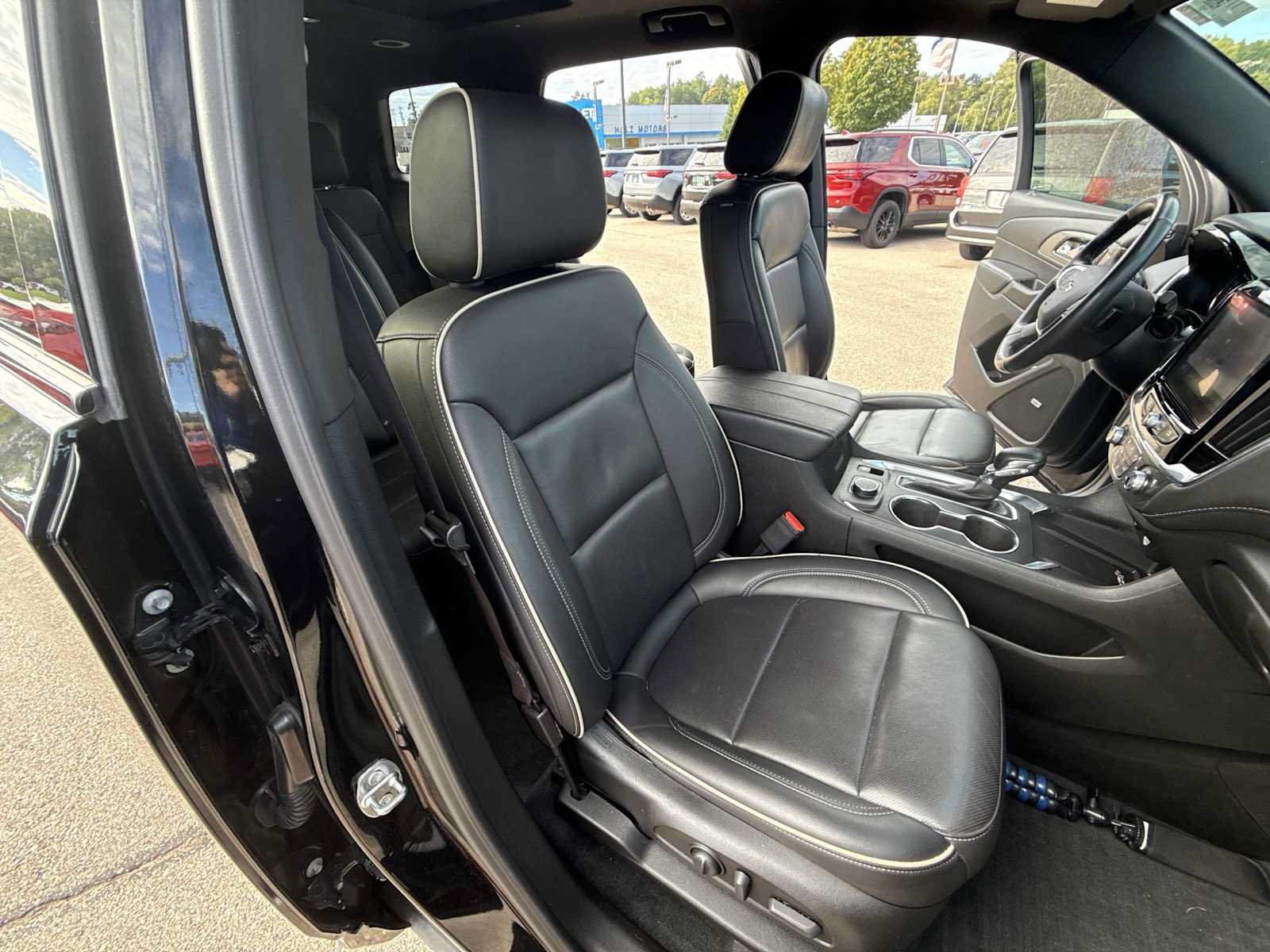 Certified 2023 Chevrolet Traverse Premier w/ Redline Edition AWD/4WD image 29