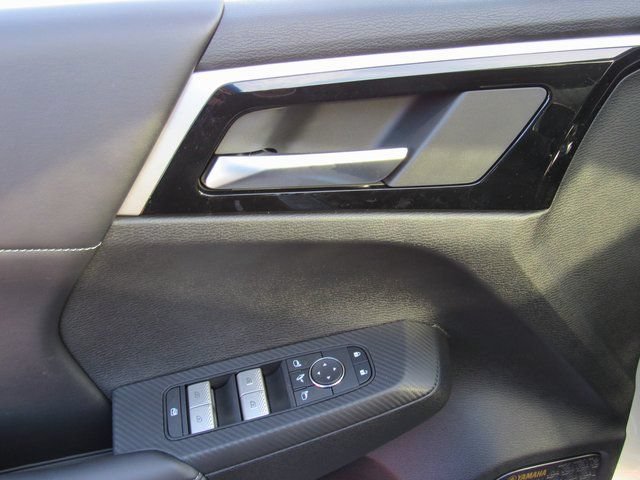 New 2026 Mitsubishi Outlander SE FWD image 11