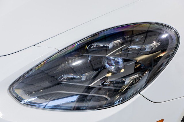 Used 2022 Porsche Panamera GTS w/ Premium Package image 10