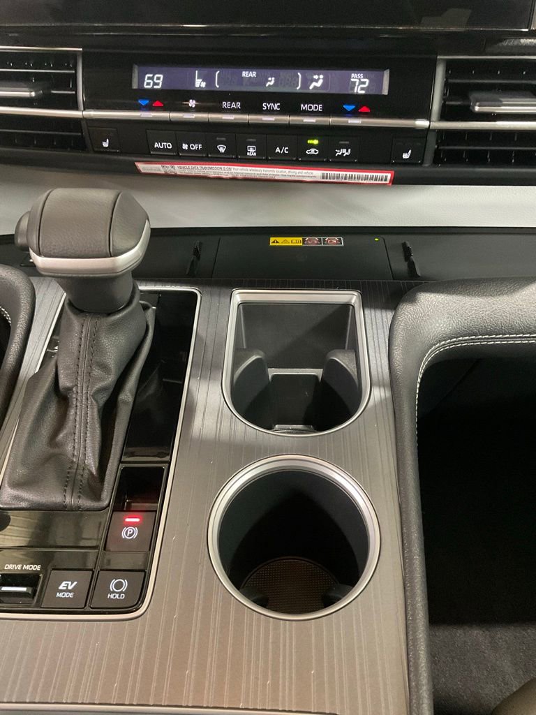 Used 2026 Toyota Sienna XLE image 22