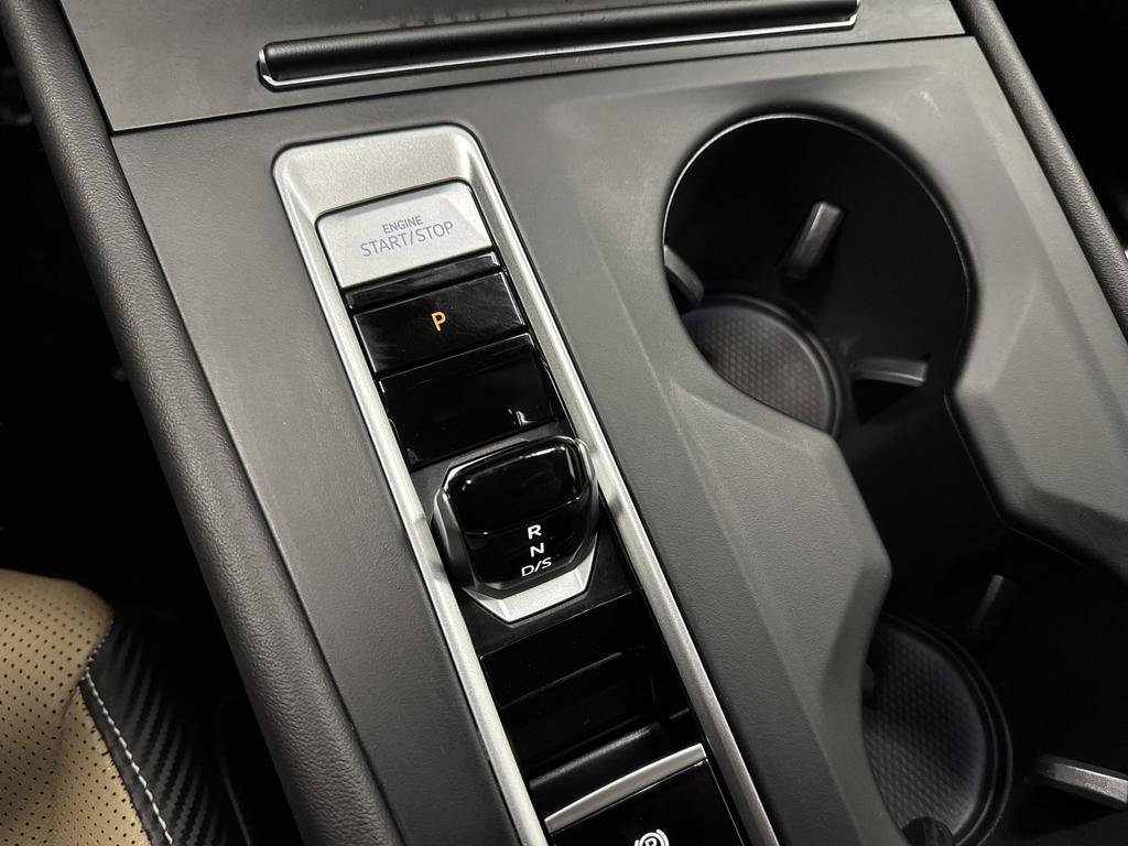 Used 2025 Volkswagen Atlas Cross Sport SE image 19