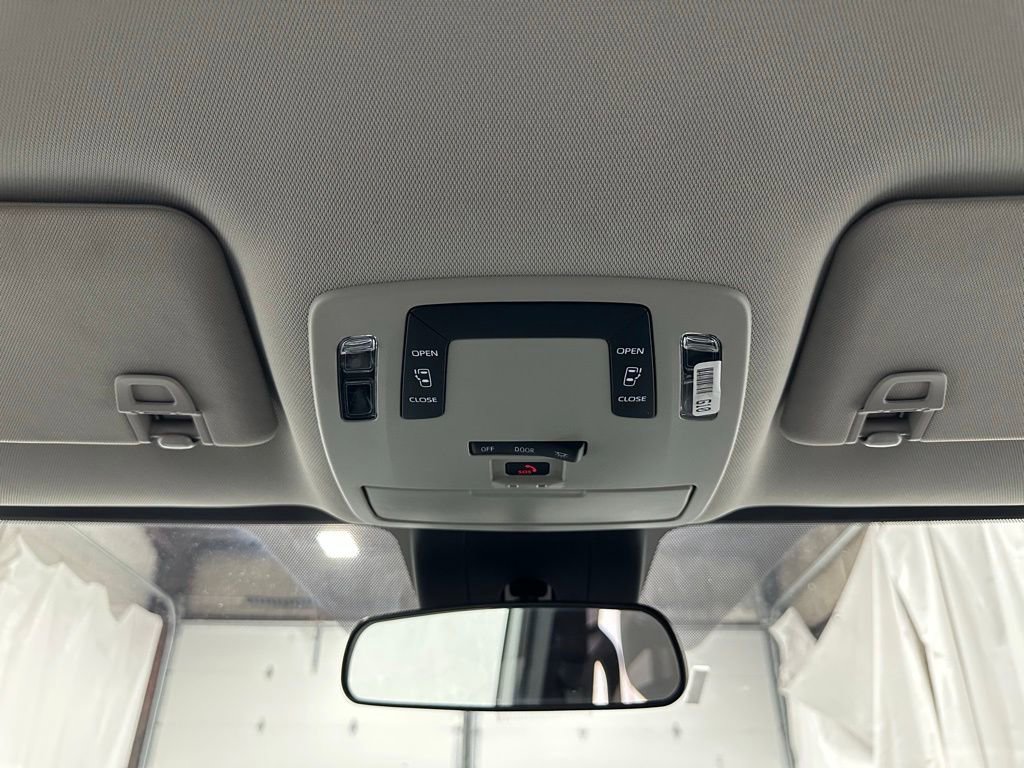 Used 2025 Toyota Sienna LE FWD image 42