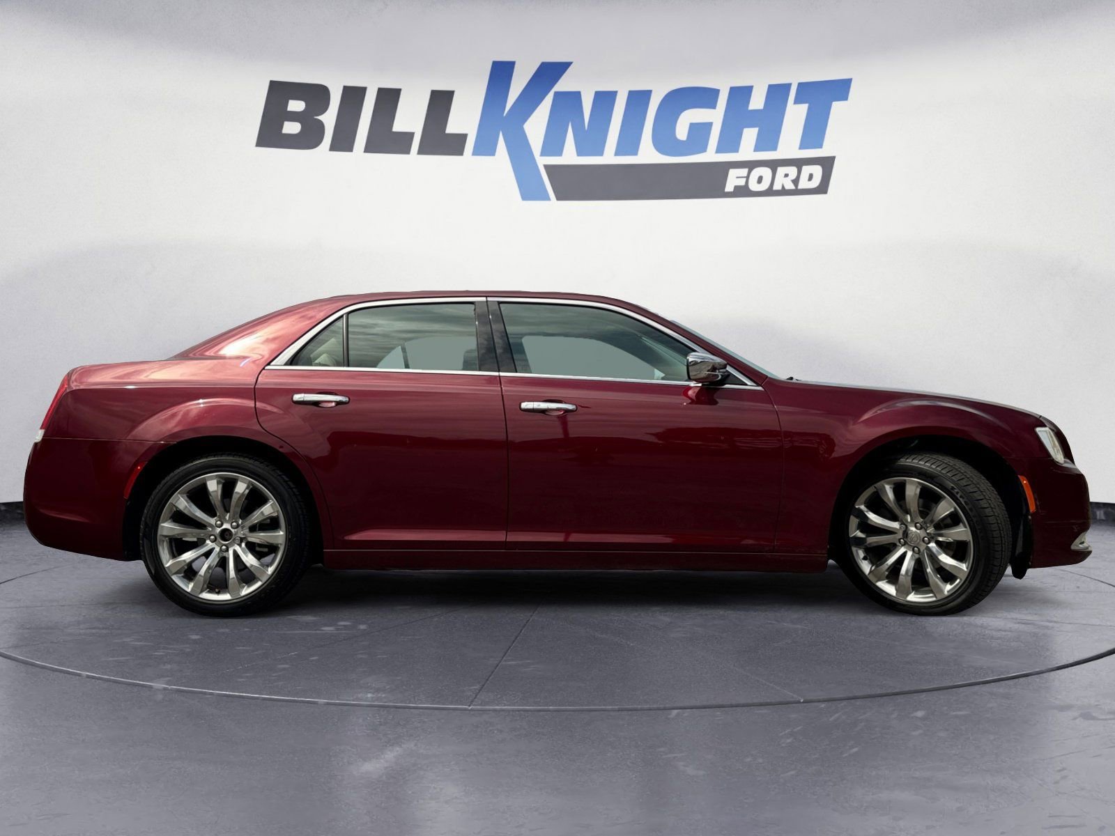 Used 2018 Chrysler 300 Limited w/ Harman/Kardon Audio Group image 6