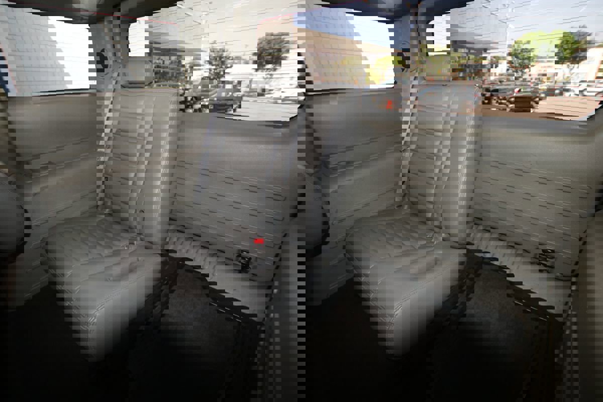 Used 2004 HUMMER H2 w/ Preferred Equipment Group image 9