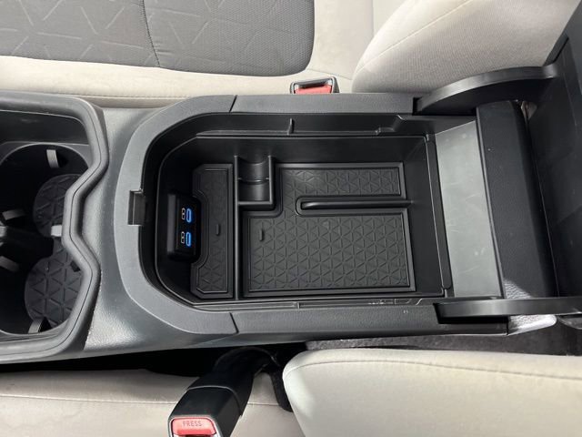 Used 2022 Toyota RAV4 XLE image 30