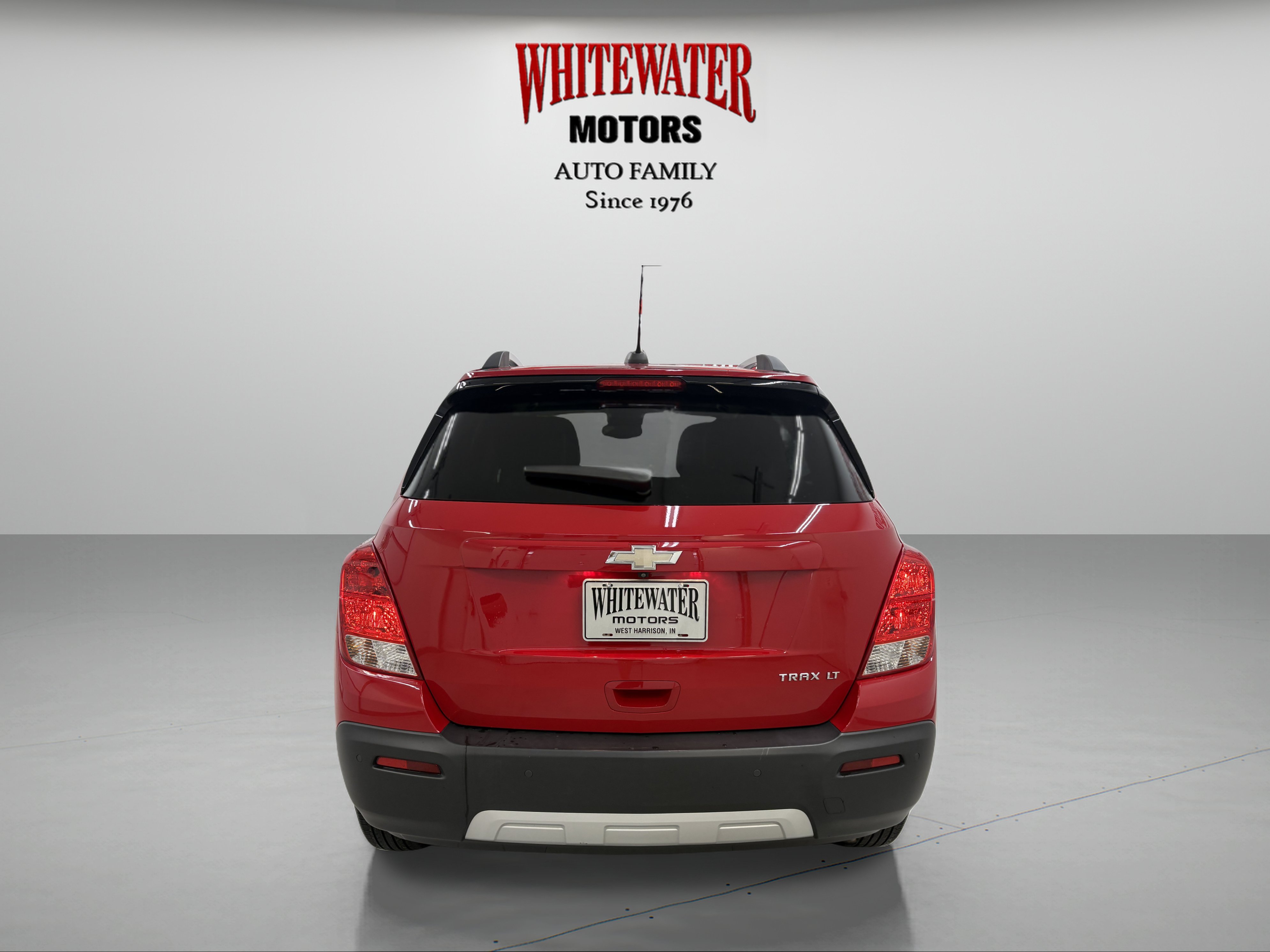 Used 2016 Chevrolet Trax LT w/ LT Sun and Sound Package FWD image 3