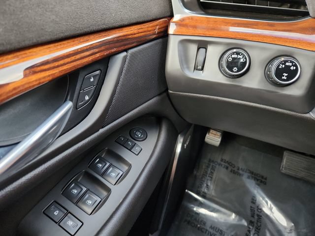 Used 2015 Cadillac Escalade Luxury AWD/4WD image 40