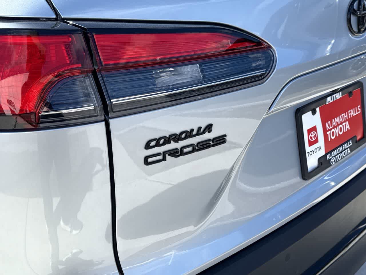 Used 2023 Toyota Corolla Cross XSE w/ Convenience Package AWD/4WD image 9