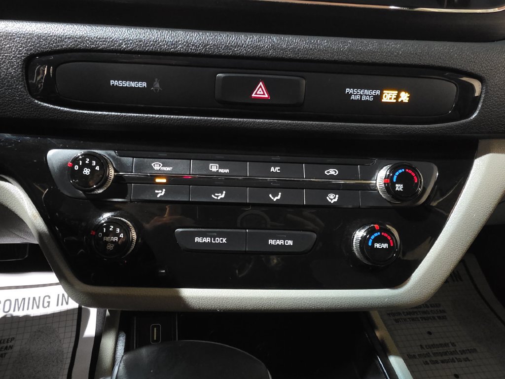 Used 2019 Kia Sedona EX FWD image 16