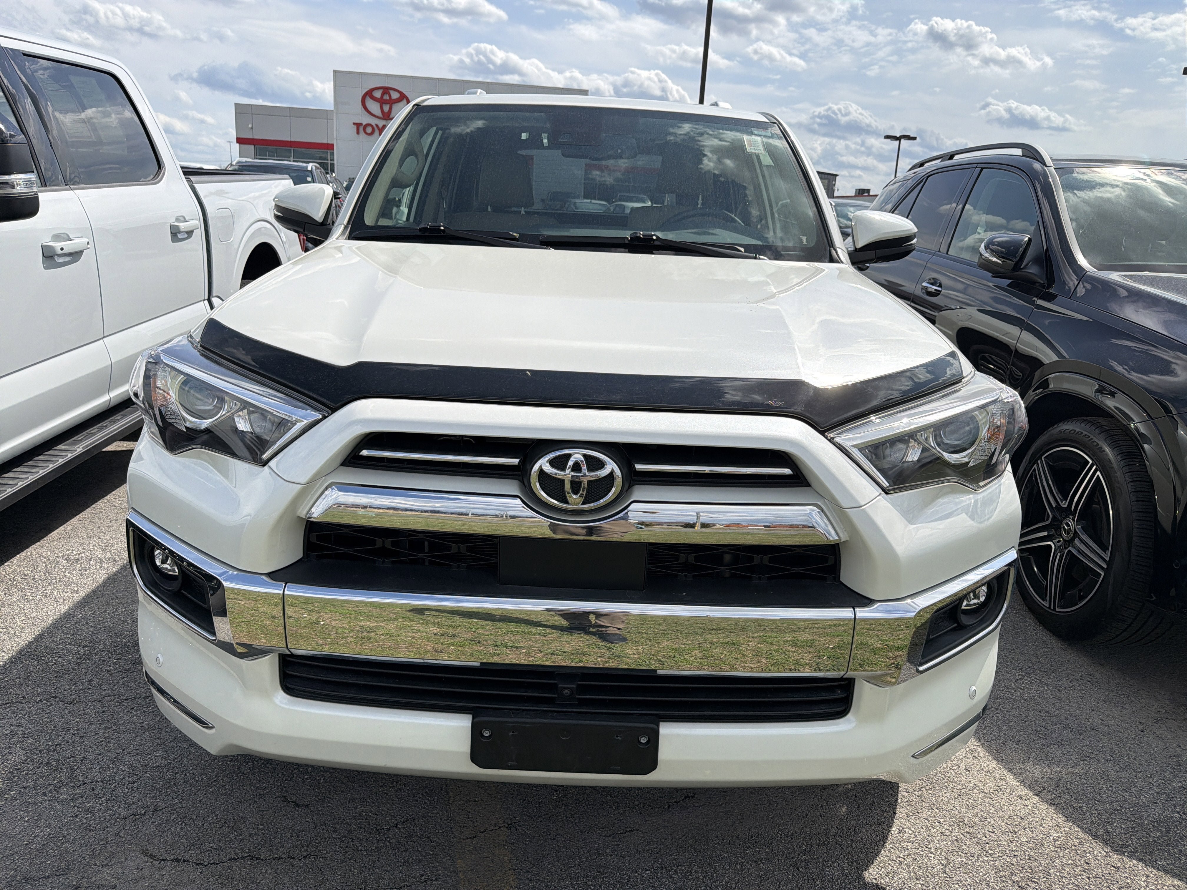 Used 2023 Toyota 4Runner Limited AWD/4WD image 3