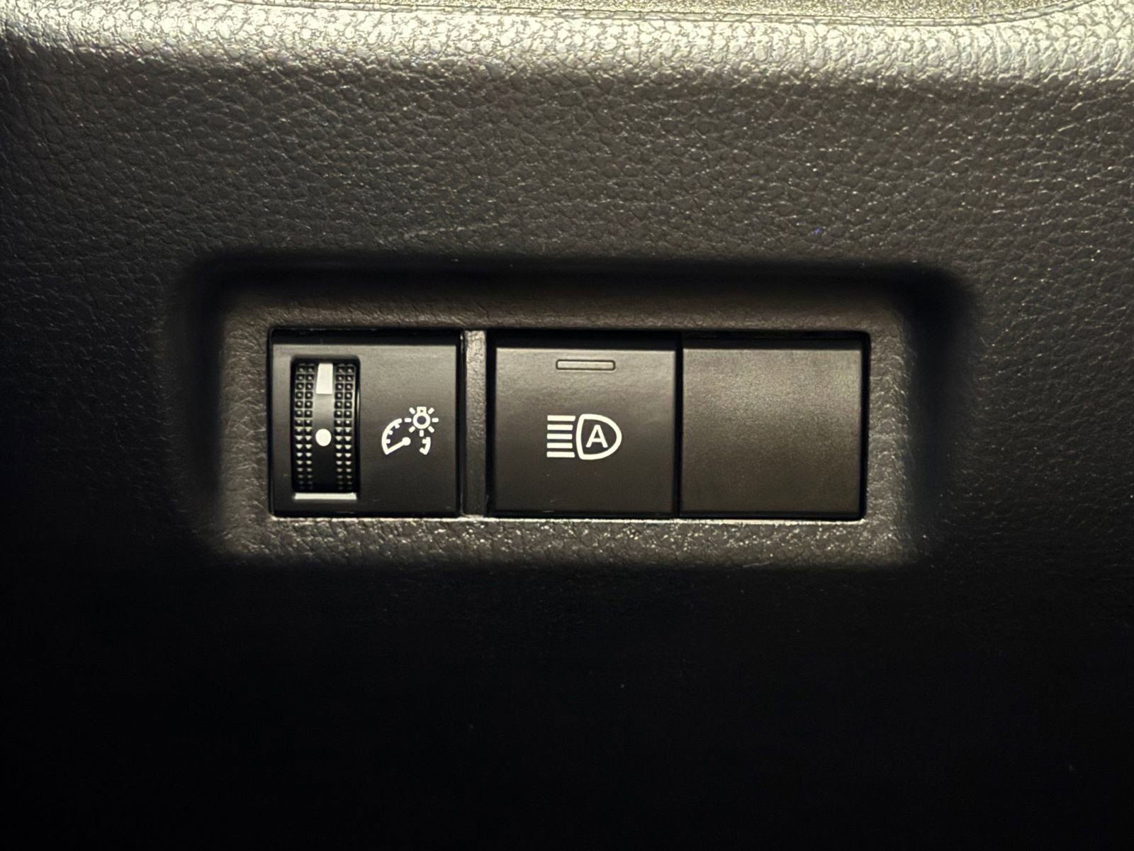 Used 2023 Toyota RAV4 LE image 31