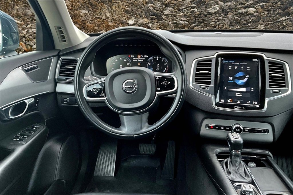 Used 2021 Volvo XC90 T5 Momentum w/ Protection Package Premier image 4