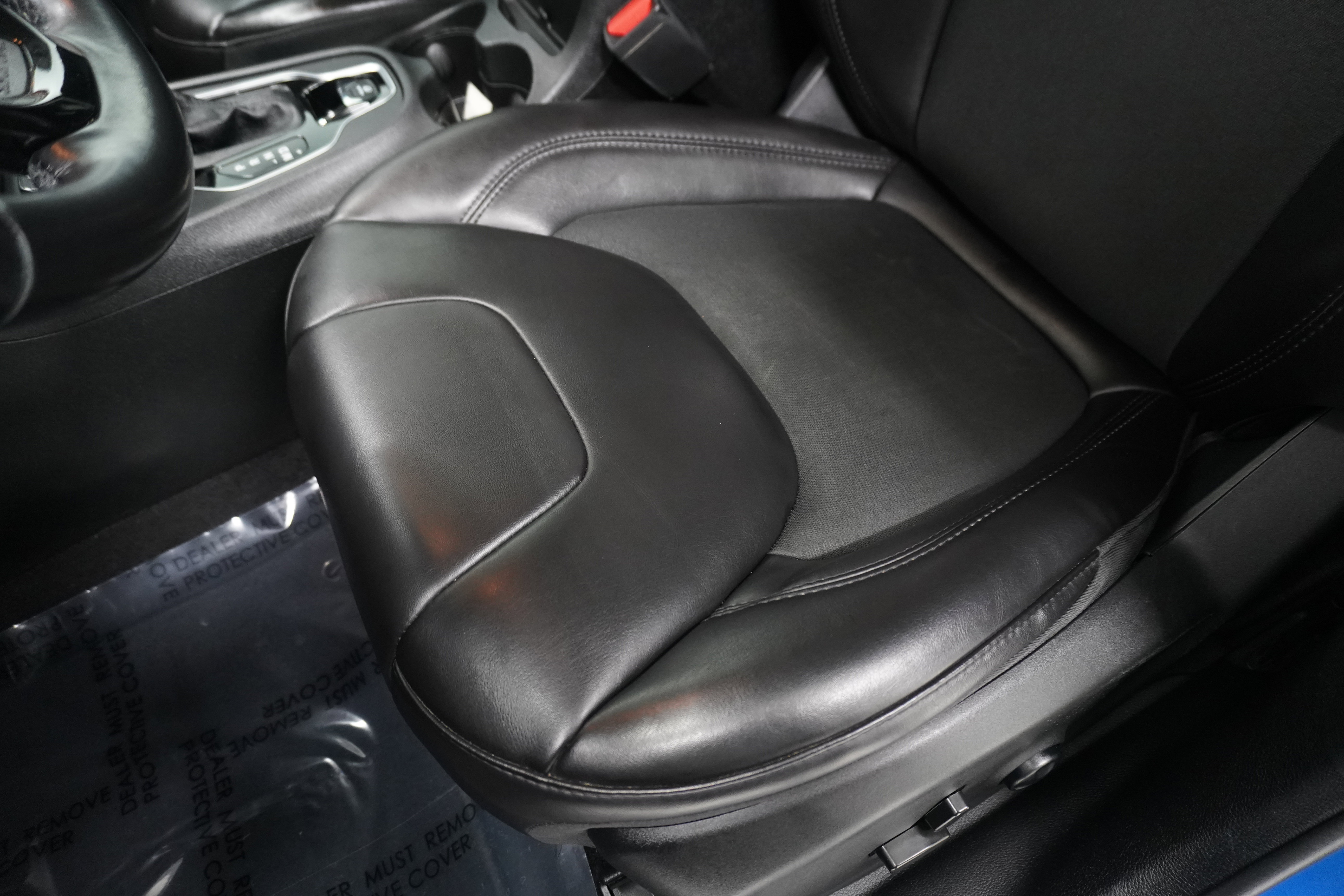 Used 2021 Jeep Cherokee Latitude Plus image 9