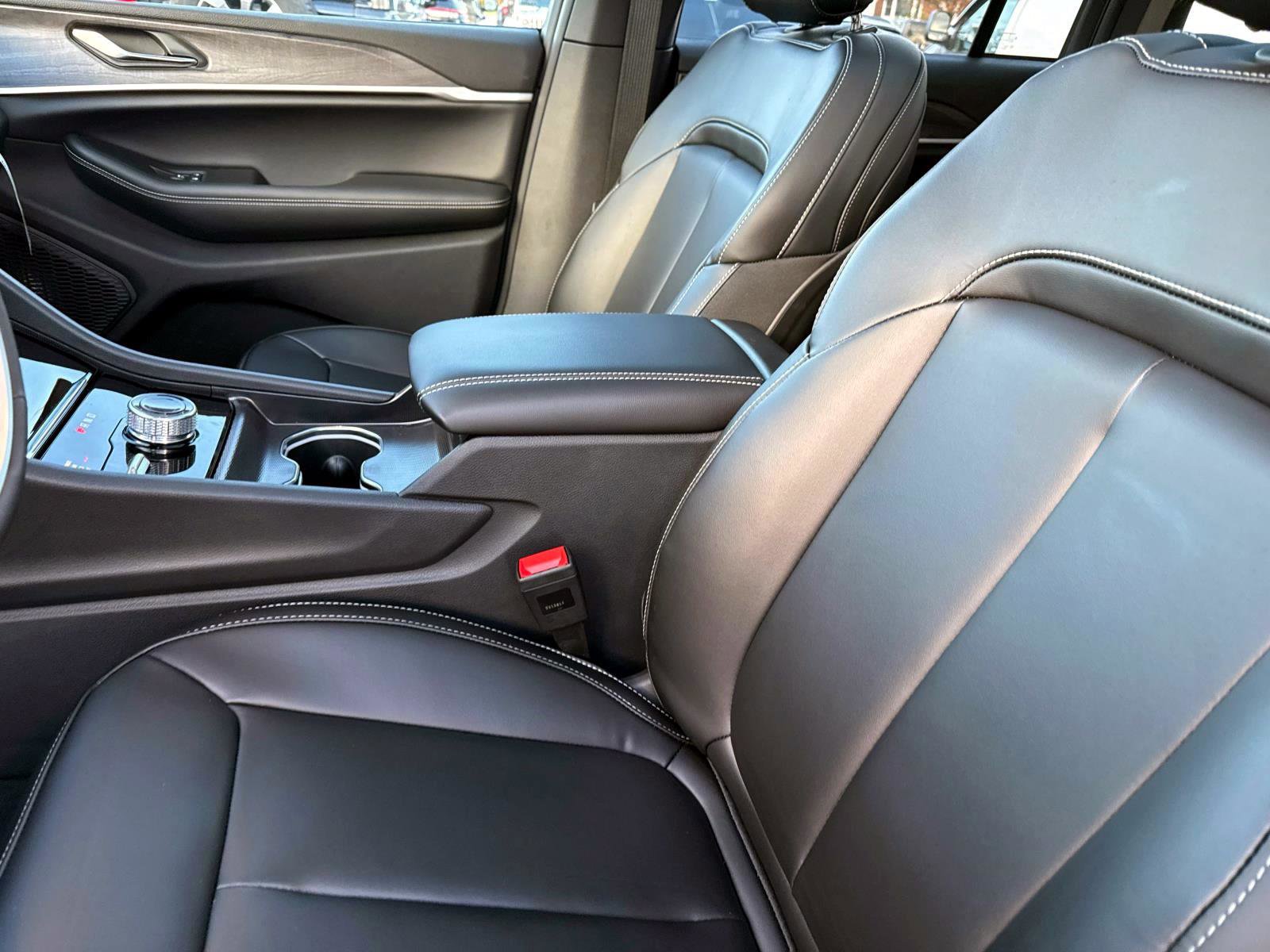 New 2025 Jeep Grand Cherokee Limited image 10