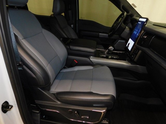 Used 2023 Ford F150 Lightning Lariat image 21