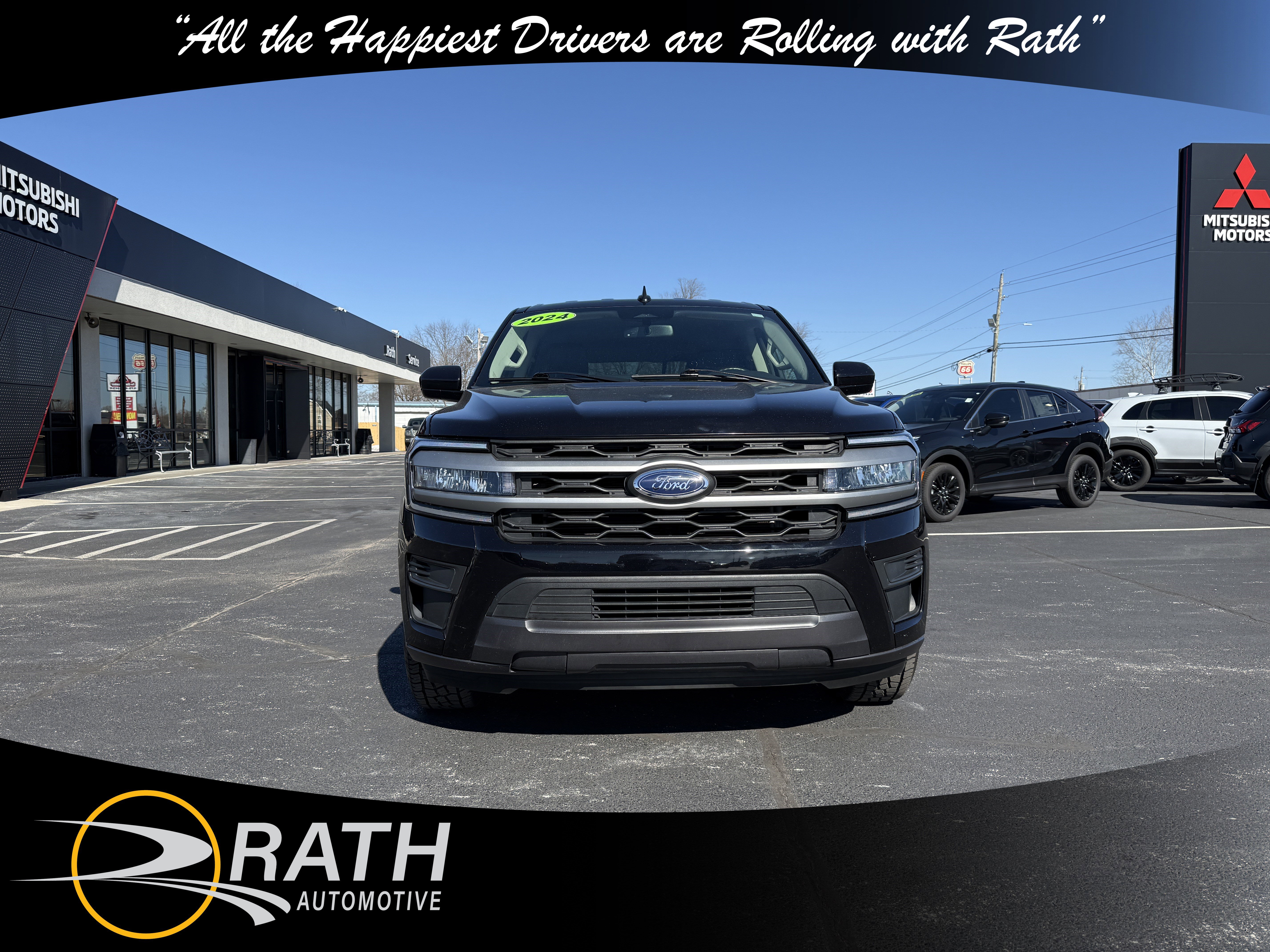 Used 2024 Ford Expedition XLT image 3