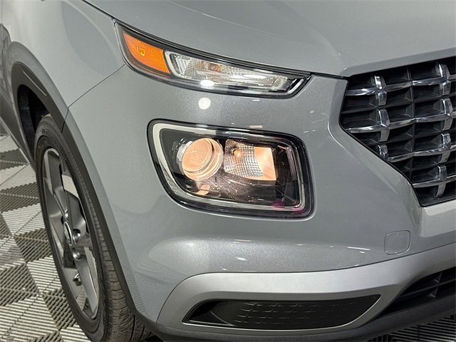 Used 2022 Hyundai Venue SEL image 3