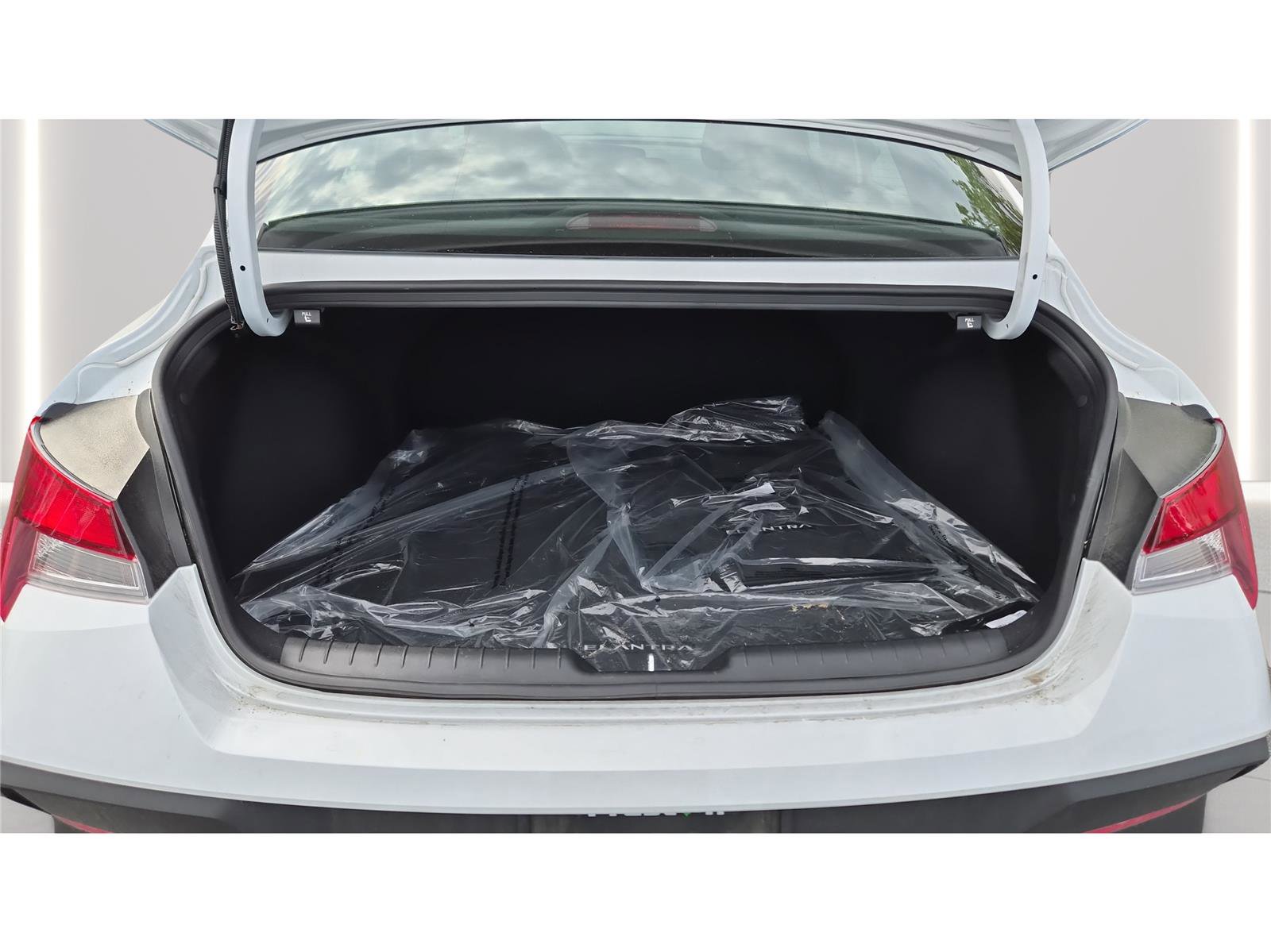 Used 2026 Hyundai Elantra Sport FWD image 9