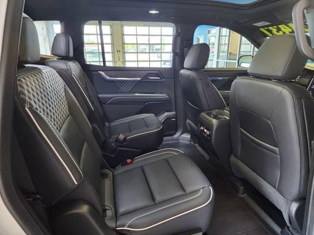 Certified 2025 GMC Acadia Denali w/ LPO, Floor Liner Package AWD/4WD image 19