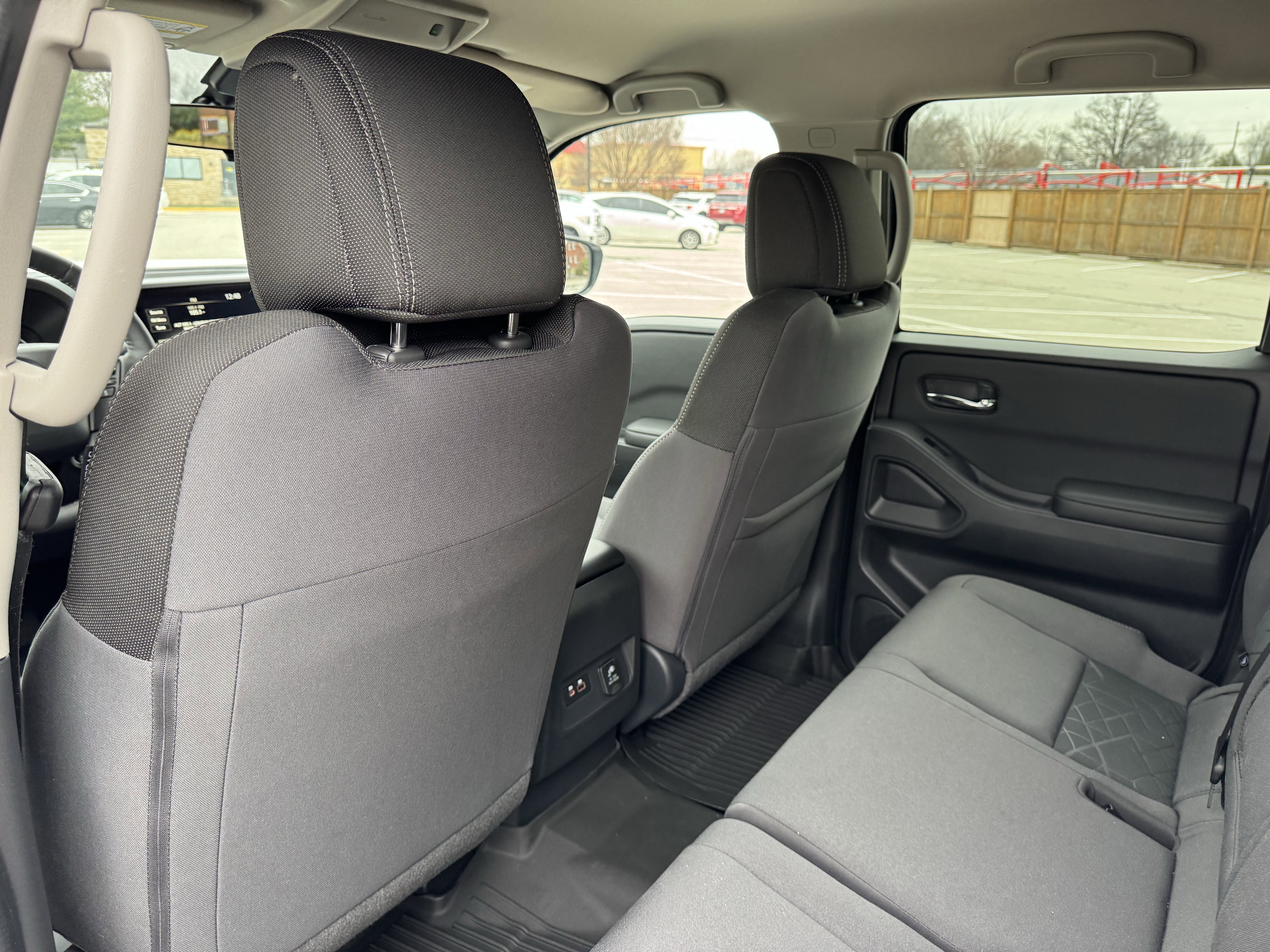 Certified 2025 Nissan Frontier SV w/ SV Convenience Package image 32